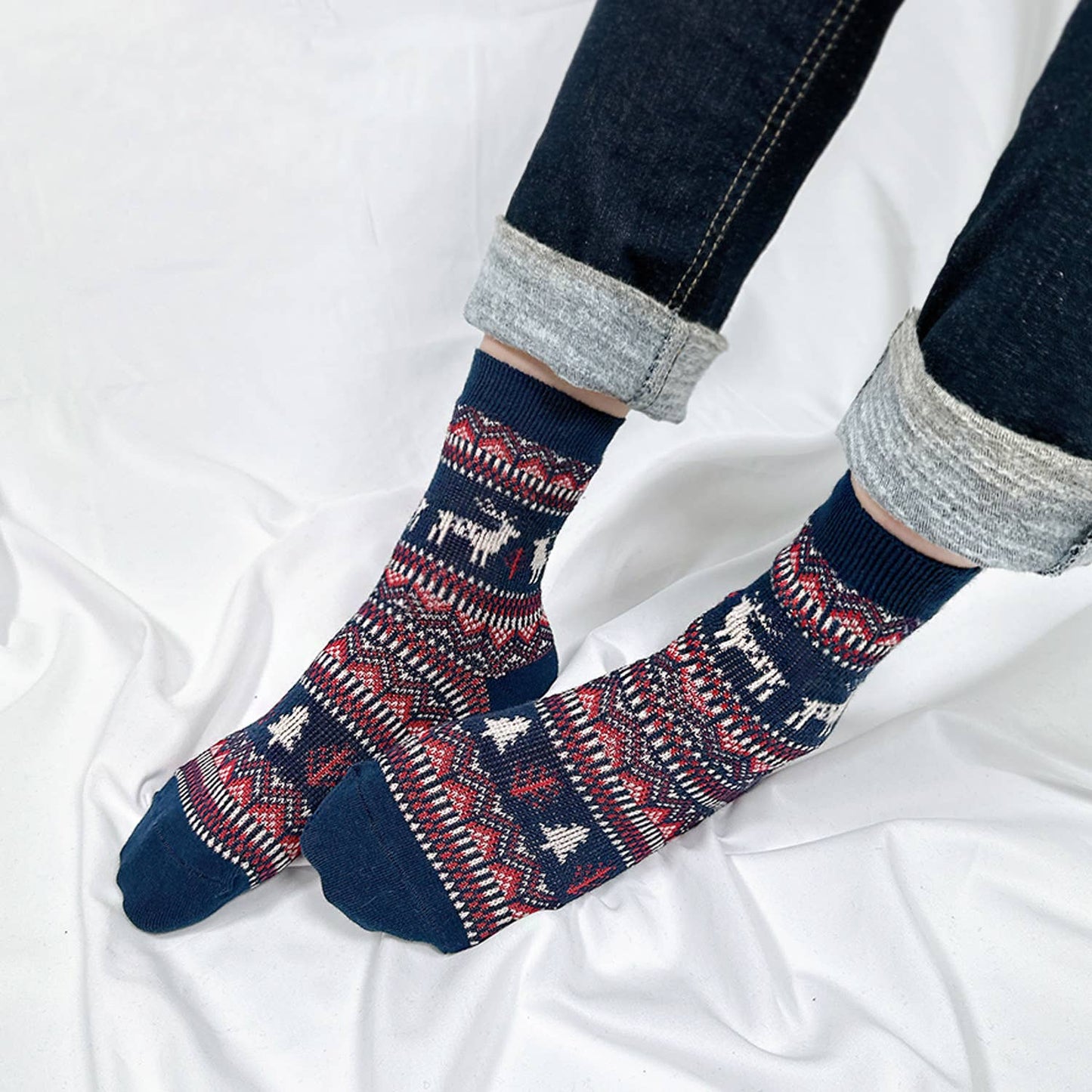 Women’s Winter Thick Jacquard Stripe Knit Crew Socks - Deer